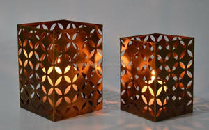 Portavelas de Metal de Latón Antiguo Hecho a Mano, Decoración de Filigrana para el Hogar, Elegantes Portavelas IHA MFG IHACA044 - Product Image 2