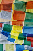 Drapeaux de prière tibétains |   Personnalisé |   Style de vol |   Matériau en polyester |   Impression en typographie |   Mantra gravé |   Logo personnalisé |   Énergie