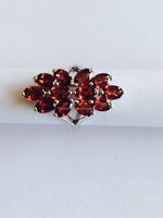 Perhiasan Perak Sterling 92.5 Bersertifikat IGI dengan Batu Garnet Termasuk Cincin, Anting Stud, Liontin untuk Pesta Pernikahan