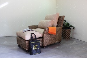 Sillón con clase y taburete tejido de Material Natural, mimbre de jacinto de agua para uso en interiores - Product Image 6