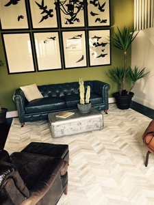 Tapis en cuir de vache patchwork - Product Image 3
