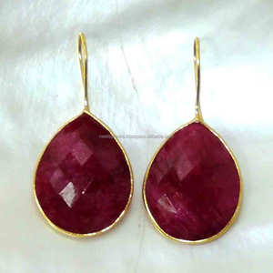 Forma de pêra Dainty Dangle Drop 18k Banhado A Ouro Rubi Brincos para Mulheres Gemstone Natural Menor Preço <span class=keywords><strong>Bulk</strong></span> Seller Red Ruby Brinco - Product Image 2