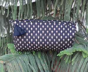 Vente en gros de sacs pochette matelassés en coton tissu imprimé en bloc avec fermeture éclair pochette à cosmétiques accessoires pour femmes utilisation en voyage à la plage - Product Image 1