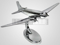 Modèle d'avion moderne en aluminium sur support, petite figurine d'avion en métal moulé sous pression, objet décoratif de collection aéronautique, cadeau