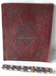 แผ่นกันลื่นสำหรับเขียนหนังพร้อมปากกาดีไซน์ช้างลายนูนทำด้วยมือ - Product Image 5