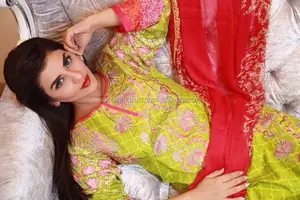 Pakistani sche Rasen designer anzüge in Lahore/Damen rasen anzüge in Lahore