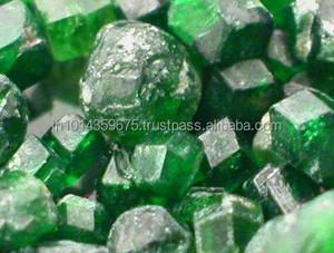 
 
 
 Coszcatl Exports ZXN009 Granate Verde Natural en Bruto, Piedras Sin Cortar para Pedidos Personalizados al por Mayor con Efectos Ópticos Naturales - Product Image 1
