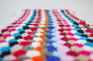 Taille de main Pestemal Serviette Éponge, Pompon Cuisine ou usage Domestique, de Turquie, multicolore THTPP-0001 Handloom Collection - Product Image 3