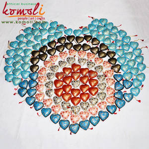 Motif noir peint à la main coeur ornement en gros décoration d'arbre de noël pour décor de vacances, cadeau ou affichage d'artisanat - Product Image 4