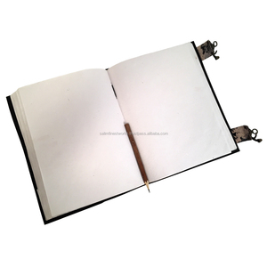 Journal en cuir véritable unisexe avec pages blanches vierges faites à la main avec carte du monde en relief noir avec livre de voyage à couverture rigide d'ombre verte - Product Image 5