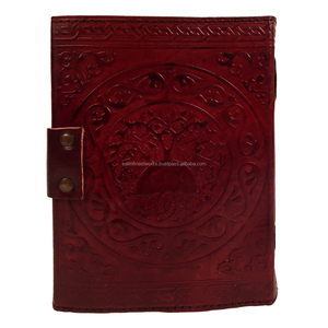 Vente en gros de carnet de notes à spirale en cuir véritable pentagramme gaufré 120 feuilles livre vierge fait à la main avec serrure en C antique pour hommes et femmes - Product Image 4