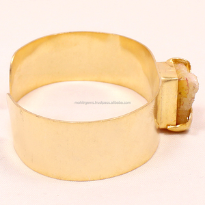 กำไลข้อมือแฟชั่นวินเทจแปดมุมสำหรับผู้หญิงทำจากสเตนเลสสตีลคลาสสิกปรับได้ทำด้วยมือสีทอง - Product Image 3