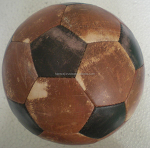 Ballon de football vintage en cuir véritable brun taille 5 avec boîte - Product Image 3