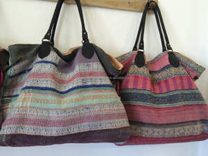 Venta al por mayor Sari Kantha playa bolso Vintage hecho a mano Kantha gran bolso de mano - Product Image 2
