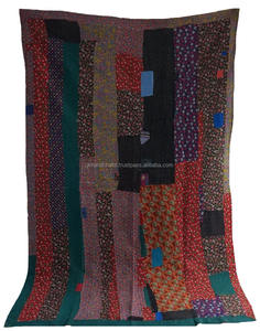 Vente en gros de couvertures Kantha indiennes et de courtepointes de literie vintage - Product Image 1