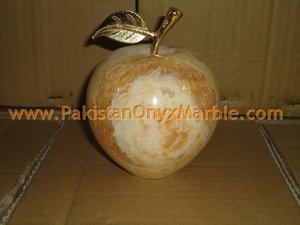 งานฝีมือประดับตกแต่งรูปแอปเปิ้ลจากหินออนิกซ์ พร้อมลายใบทองเหลืองแกะสลักด้วยเทคนิคหินแกะสลัก สำหรับตกแต่งบ้าน สไตล์รัก รุ่นลาย - Product Image 6