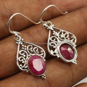 Exquisitos pendientes tribales de piedras preciosas de rubí teñidas de plata esterlina sólida 925, accesorios de joyería notables de corte ovalado - Product Image 2