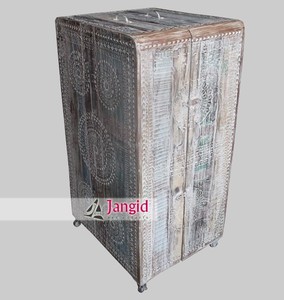 Table de bar mobile en bois récupéré blanchi style vintage avec rangement à vin sur roulettes, sculptée à la main, pour hôtel, ferme ou maison de campagne - Product Image 6