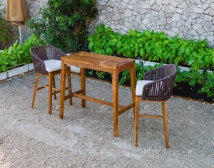 Ensemble de mobilier d'extérieur moderne RABR-099 été tendance en osier PE rotin 2 chaises Table en bois d'acacia teck matériel aluminium