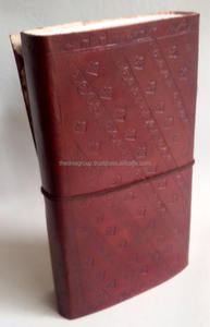 Journal en cuir de style relié fait à la main Design vintage en relief avec fermeture à pierre et fil, cahier en cuir parfait - Product Image 4