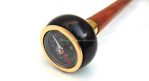 Bastón de madera natural Color negro sólido Mango de brújula único Bastón para caminar El mejor regalo para todos. por Calvin hancrafraft - Product Image 6