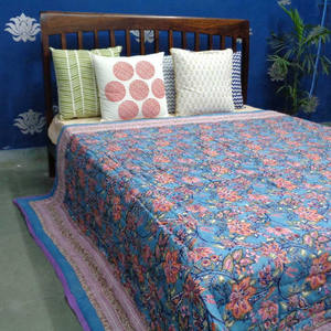 ผ้าห่มผ้าฝ้ายพิมพ์ลายบล็อกมือสีฟ้าทำด้วยมือโดยช่างฝีมือชาวอินเดียซักได้สำหรับใช้ในโรงแรม - Product Image 2