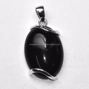 Colgante de Plata de Ley 925 con Ónix Negro Ovalado Cabujón, Joyería Clásica de Diseño para Compromiso, Bañado en Plata - Product Image 1