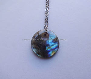 Collier pendentif Labradorite 30 mm rond plaqué or et rhodium Bijoux fins chrétiens avec gros pendentifs et breloques de fête - Product Image 4