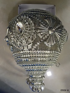 H4255 Vivid Ladies Or Argent Pochette en métal faite à la main Pierre de soirée en demi-lune perlée Doublure en satin Sangle de chaîne - Product Image 6