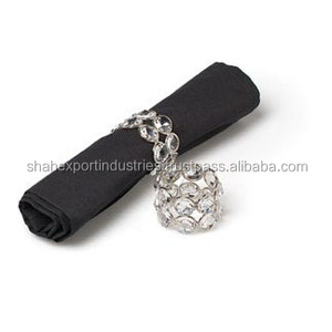 Anneaux de serviette en métal perlé en cristal porte-serviettes plaqué argent brillant pour la décoration de table de fête de mariage - Product Image 2