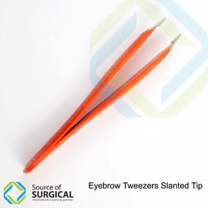 Pince à cils en acier inoxydable à pointe inclinée Pince à sourcils avec emballage en tube plastique - Product Image 2