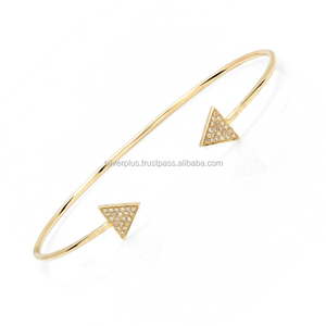 Brazalete ajustable de oro macizo de 14K con diamante de 0,13 quilates Nuevo diseño Flecha abierta Fabricante al por mayor Proveedor de joyería - Product Image 1