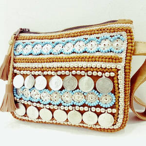 Bolso bandolera étnico Banjara, tradicional, con cuentas hechas a mano, estilo bohemio, de tela de algodón, con forro de cuero genuino, para mujer. - Product Image 1