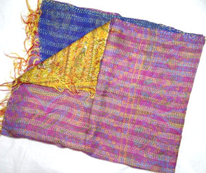 Foulards à la main En Soie Réversible Kantha Châle - Product Image 5