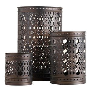 Bougeoir perforé en métal noir, porte-bougie - Product Image 1