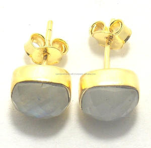 Pendientes de tuerca de piedra lunar blanca chapados en oro hechos a mano, forma de cojín, nuevo diseño, regalo elegante para sus bodas, aniversarios, fiestas - Product Image 2