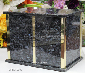 Granit Quadratische form Mit Gold Überzug Urnen