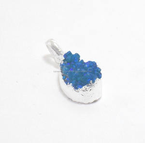 Piedra preciosa Druzy azul natural galvanizada con forma de pera hecha a mano chapada en plata regalo para su colgante de collar - Product Image 2