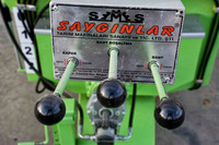 Nouvelle machine agricole Sayginlar, wagon mélangeur d'aliments pour bovins de 8m3, moulin à vis sans fin horizontal électrique, engrenage central, haute productivité