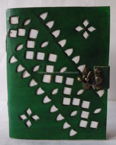 Vente en gros de papier découpé fait main en relief avec serrure agenda en cuir vert - Product Image 3