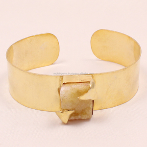 กำไลข้อมือแฟชั่นวินเทจแปดมุมสำหรับผู้หญิงทำจากสเตนเลสสตีลคลาสสิกปรับได้ทำด้วยมือสีทอง - Product Image 2