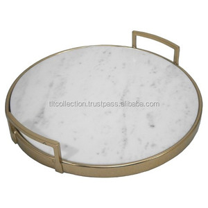 Plateau de service en marbre, plateau de service en pierre blanche avec base en métal doré - Product Image 1