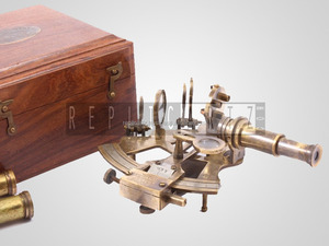Sextant marin en laiton avec boîte en bois et boussole intégrée, sextant de navigation nautique vintage pour la décoration de la maison et les collectionneurs - Product Image 3