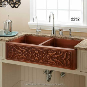 Double évier de cuisine de cuvette de cuivre antique avec la conception de relief pour l'usage commercial dans les hôtels - Product Image 1