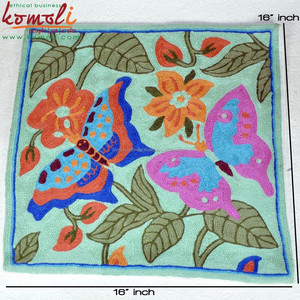 Funda de cojín hecha a mano, bordado de mariposas en el jardín - Product Image 6