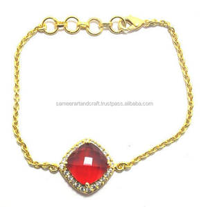 Piedra preciosa de circón cúbico cornalina roja con pulsera de moda con forma de cojín ajustable hecha a mano chapada en oro - Product Image 1
