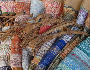 Bolsos Kantha de Brocado a Rayas Vintage al por Mayor, Bolso Kantha de Sari Indio - Product Image 4