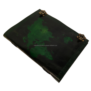 Journal en cuir véritable unisexe avec pages blanches vierges faites à la main avec carte du monde en relief noir avec livre de voyage à couverture rigide d'ombre verte - Product Image 2