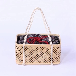 Sac à main japonais en rotin Kinchaku avec fermeture à rabat, design élégant en bambou, forme ronde pour femme et doublure en lin - Product Image 2