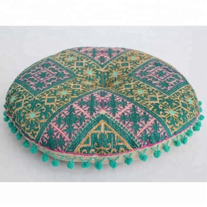 Coussin rond indien 100% coton Commerce équitable Coussin de sol Coussin brodé à la main Coussins de couleur verte - Product Image 2